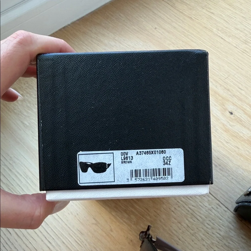 CHANEL Brown Gradient Shield Sunglasses with Camellia Detail - Picture 4 of 5